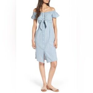 Everly size S off the shoulder dress